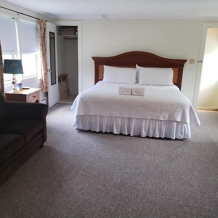 Fairway Motel New London Esterno foto